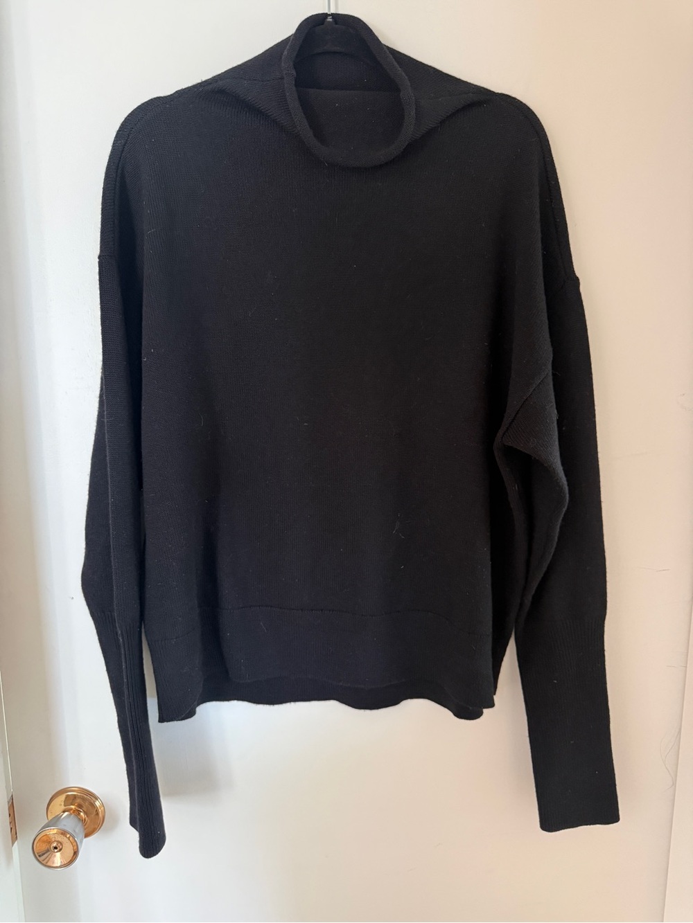 Wilfred Aritzia Black 100% Merino Wool Roll Neck Sweater Quiet Luxury L